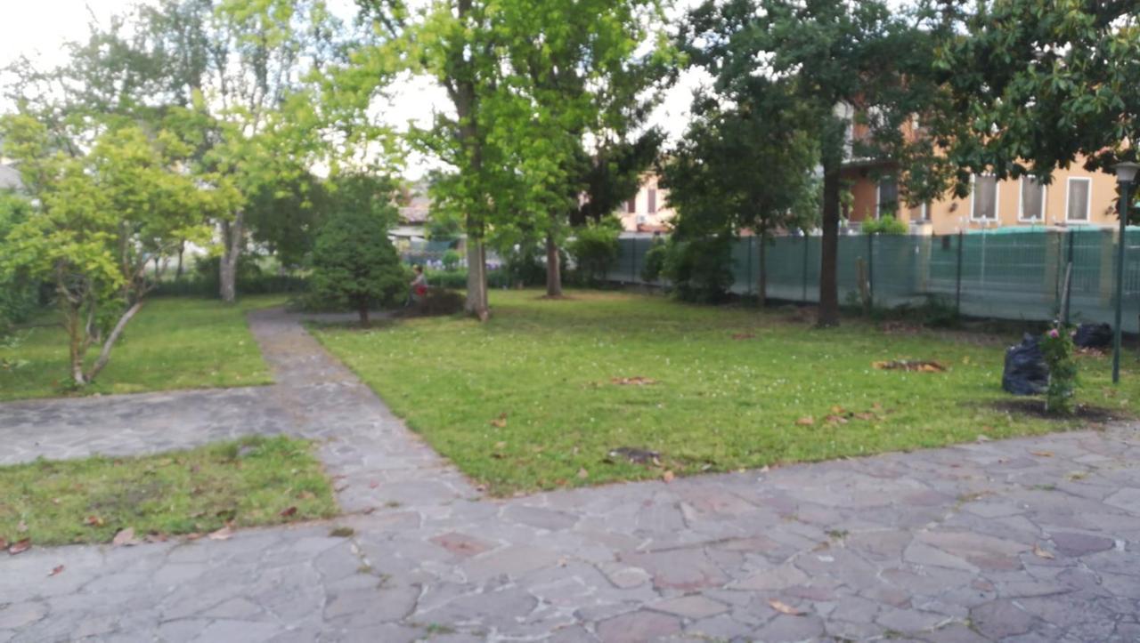 Bellaria Panzió Voghera Kültér fotó