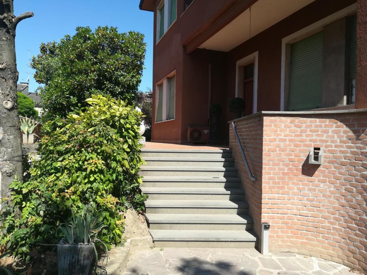 Bellaria Panzió Voghera Kültér fotó